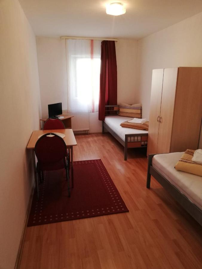 Pension Feldschloessl Ингольштадт Экстерьер фото