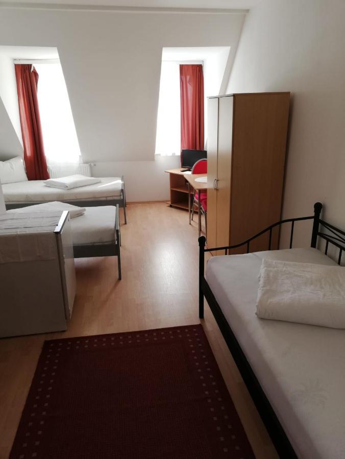 Pension Feldschloessl Ингольштадт Экстерьер фото