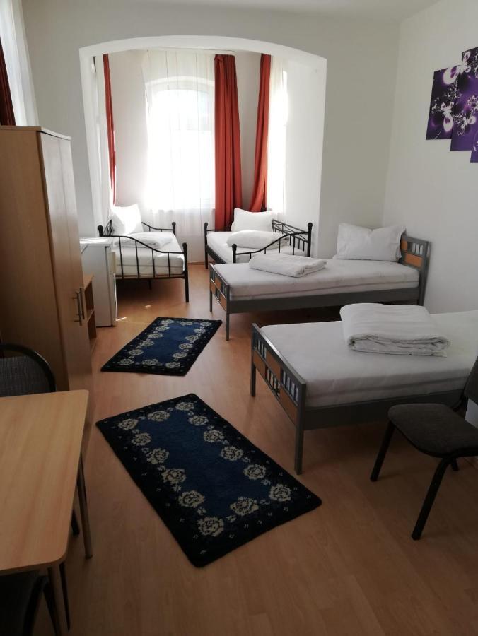 Pension Feldschloessl Ингольштадт Экстерьер фото